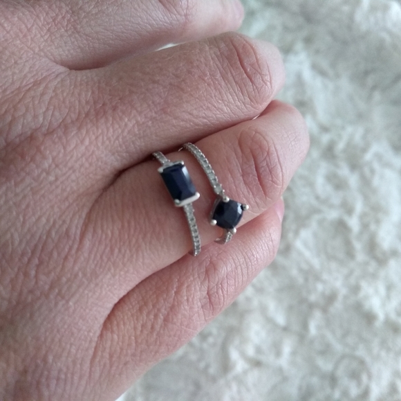 EUC Macy's sapphire and gold ring - Picture 10 of 10